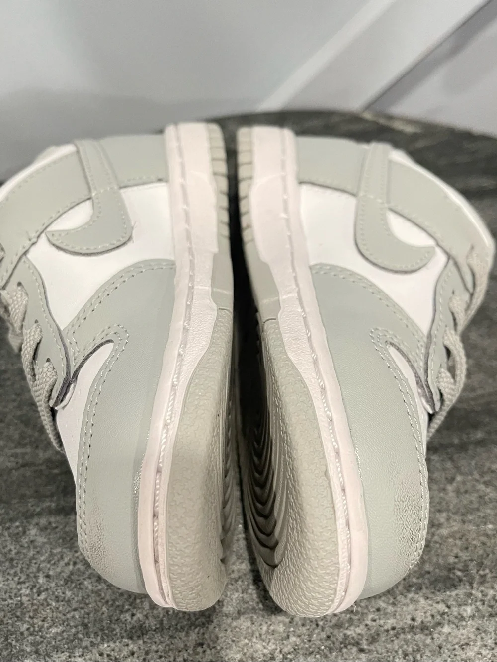 Nike Kids Low-Top Sneakers in Light Gray and White 9C
